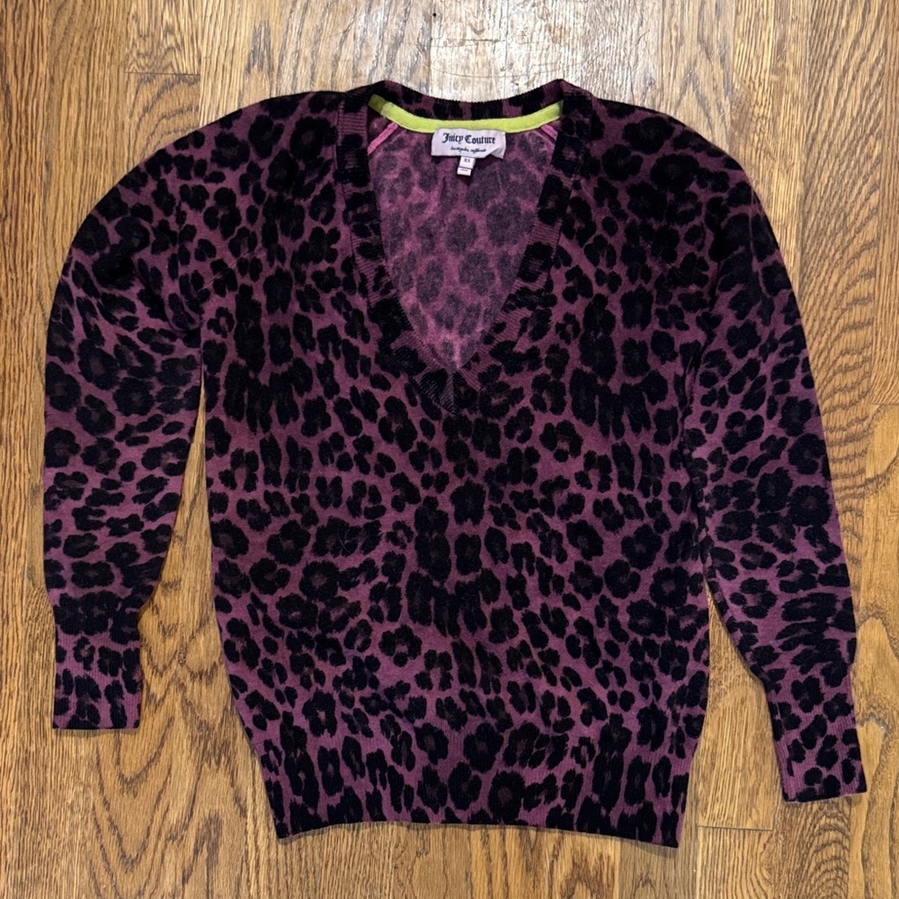 Juicy Couture V-Neck Sweater in Maroon Purple and Black Leopard size XS